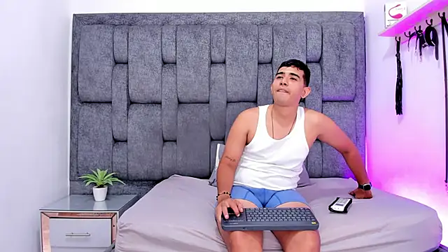 Snapshot of LordDrako_os chatting on 06-12-26, 07:57 LordDrako os online show from 06-12-26, 07:57