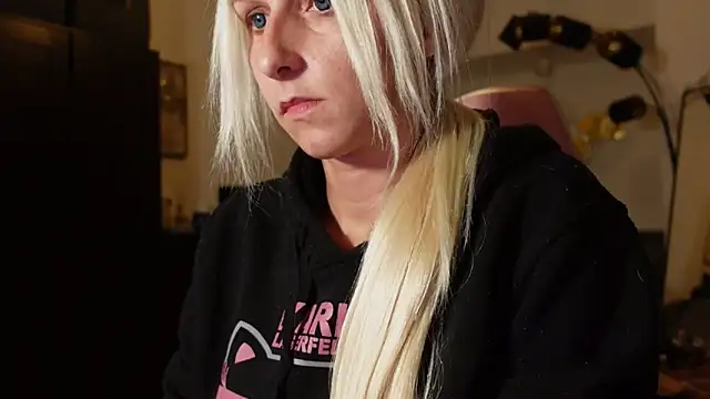 barbiplaymate online show from 12-30-24, 08:47