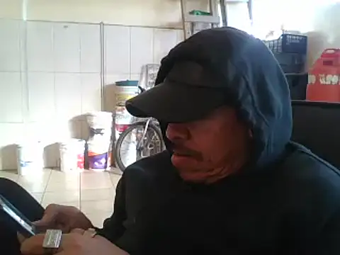 Snapshot of Oskr2024XXX chatting on 12-20-24, 10:22 Oskr2024XXX online show from 12-20-24, 10:22