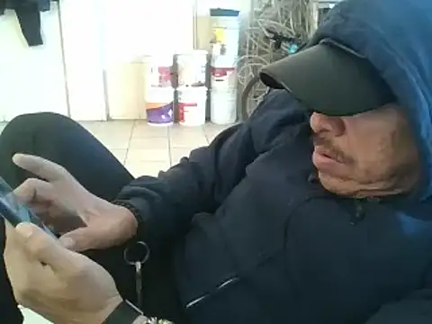 Snapshot of Oskr2024XXX chatting on 12-26-24, 08:11 Oskr2024XXX online show from 12-26-24, 08:11