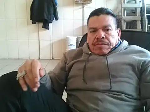 Snapshot of Oskr2024XXX chatting on 02-14-25, 08:15 Oskr2024XXX online show from 02-14-25, 08:15