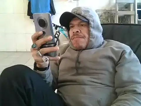 Snapshot of Oskr2024XXX chatting on 02-16-25, 08:55 Oskr2024XXX online show from 02-16-25, 08:55