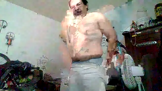 Snapshot of Oskr2024XXX chatting on 10-15-25, 07:36 Oskr2024XXX online show from 10-15-25, 07:36