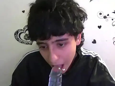 Snapshot of LatinHeatX22 chatting on 05-10-26, 03:33 LatinHeatX22 online show from 05-10-26, 03:33