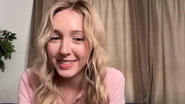 Snapshot of Kattie_Petite chatting on 04-25-26, 02:47 Kattie Petite online show from 04-25-26, 02:47