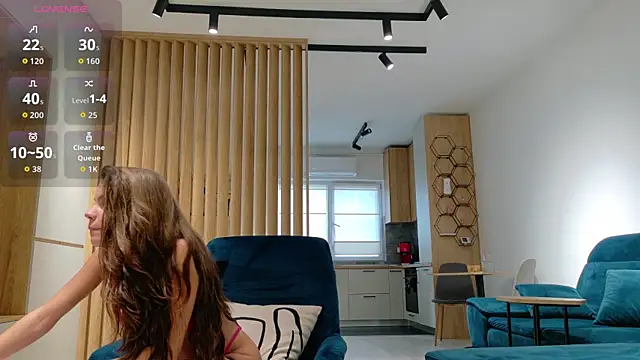 Snapshot of Tiny_Blush chatting on 06-18-26, 04:35 Tiny Blush online show from 06-18-26, 04:35