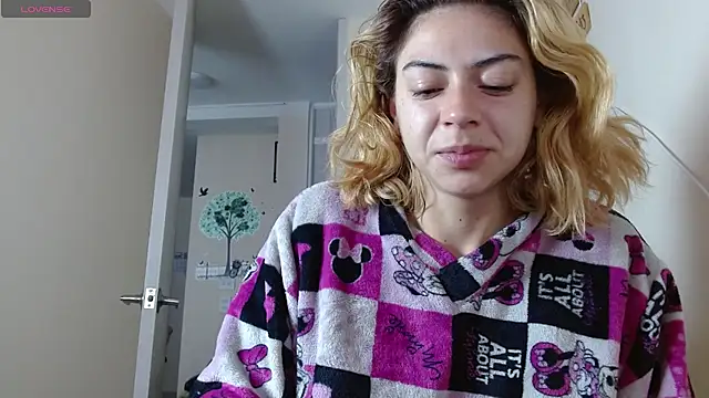 aprildumont online show from 07-11-26, 12:19