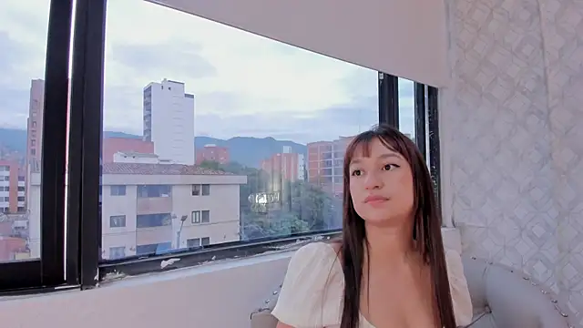 Snapshot of katherine_glow chatting on 05-19-26, 11:27 katherine glow online show from 05-19-26, 11:27
