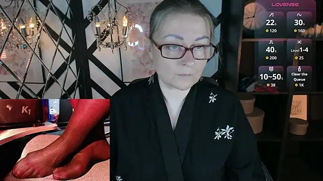 Alexandra Kind online show from 05-15-26, 01:40