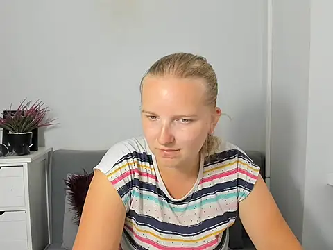 RoseTeacherX online show from 07-30-26, 05:12