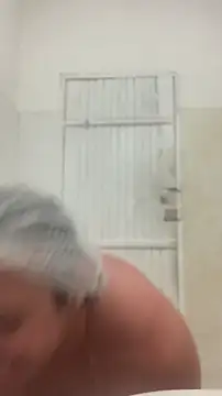 lolitaloira2 online show from 04-22-26, 01:12