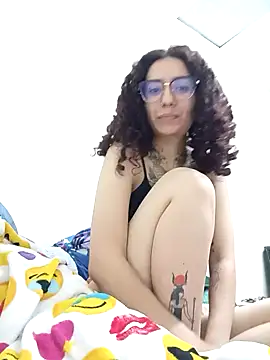 Snapshot of Aura_Phone chatting on 04-20-26, 04:15 Aura Phone online show from 04-20-26, 04:15