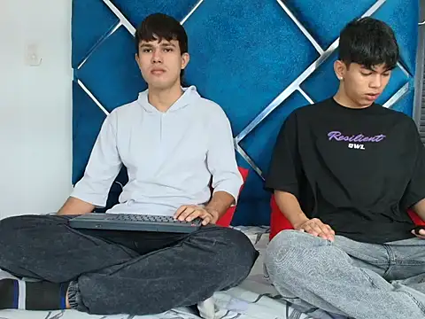 EdwinBoys online show from 04-30-26, 01:17