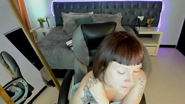 Snapshot of Kim_Jeins666_ chatting on 06-10-26, 08:19 Kim Jeins666 online show from 06-10-26, 08:19