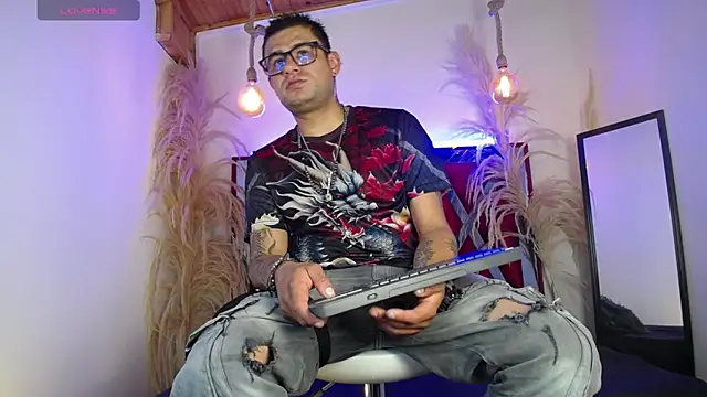 Nickk 21  online show from 05-13-26, 01:52