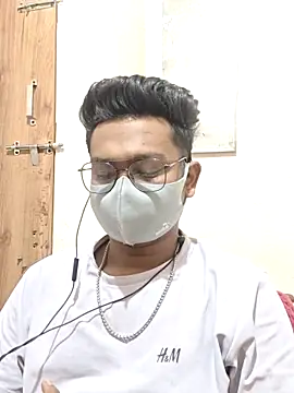 Snapshot of hot_boy995 chatting on 05-15-26, 02:46 hot boy995 online show from 05-15-26, 02:46