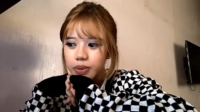 BrandeeBobrowski online show from 04-20-26, 07:33