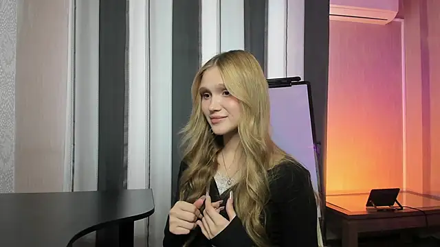 AdelineCrash online show from 04-15-26, 10:11