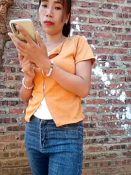 Elena Mia online show from 05-16-26, 12:40