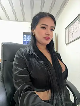 Snapshot of Sara_fun chatting on 02-14-25, 04:15 Sara fun online show from 02-14-25, 04:15