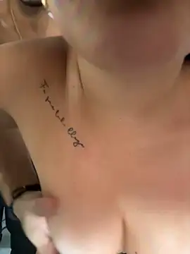 Snapshot of Sara_fun chatting on 02-27-25, 12:02 Sara fun online show from 02-27-25, 12:02