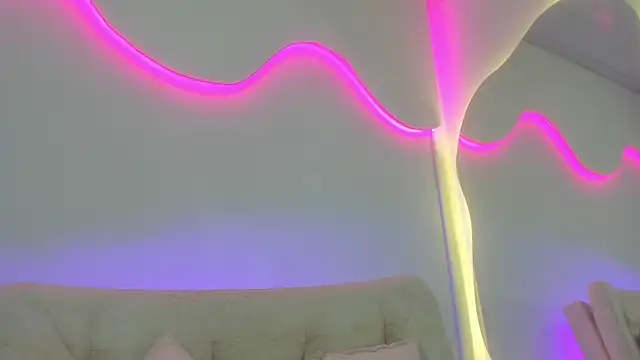VenusBlazzer online show from 04-28-26, 02:11