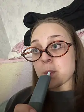 Shannon Van online show from 04-21-26, 04:12