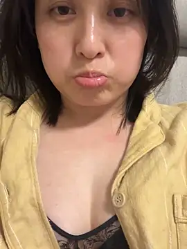 Snapshot of Faye-baby chatting on 04-16-26, 04:52 Faye-baby online show from 04-16-26, 04:52