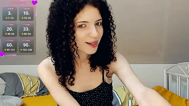 Snapshot of CinnamonCurl chatting on 07-10-26, 12:26 CinnamonCurl online show from 07-10-26, 12:26