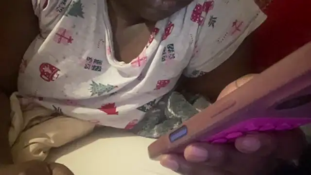 Snapshot of EbonyTheBrattt chatting on 04-21-26, 10:45 EbonyTheBrattt online show from 04-21-26, 10:45
