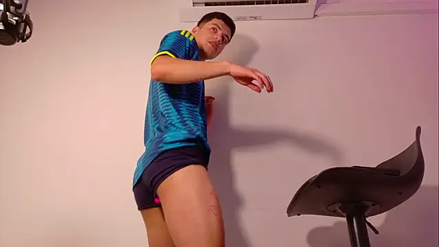 LeoTease online show from 06-24-26, 07:13