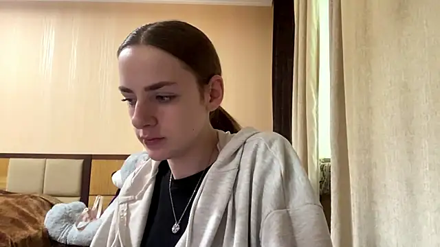 Snapshot of selianderol chatting on 06-19-26, 05:12 selianderol online show from 06-19-26, 05:12