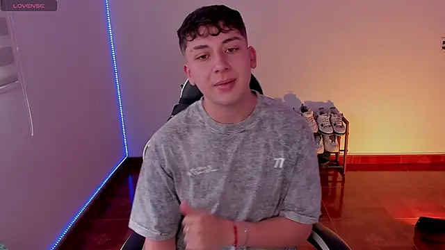 OLIVER K online show from 04-18-26, 08:31