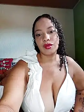 Snapshot of DivaCaliente1 chatting on 05-07-26, 03:17 DivaCaliente1 online show from 05-07-26, 03:17