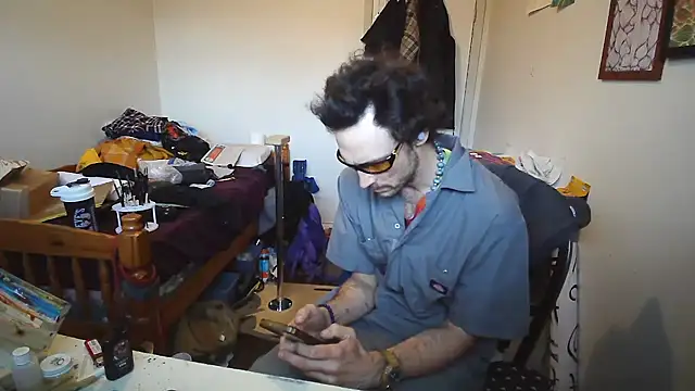 JohnnyMoves online show from 05-09-26, 11:21