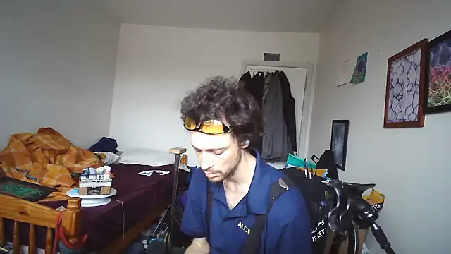 JohnnyMoves online show from 05-12-26, 08:28