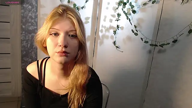 Lina Wi online show from 04-25-26, 08:06