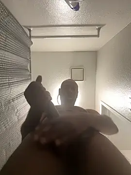 LoVEiSMor online show from 04-18-26, 01:59