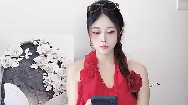 KiKi-011 online show from 05-20-26, 06:52