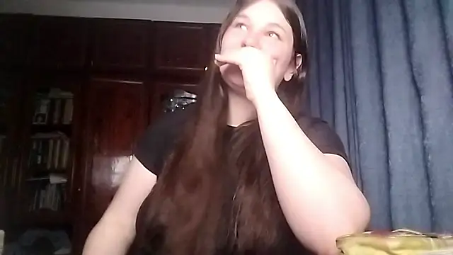Snapshot of BeatriceMolands chatting on 04-22-26, 06:31 BeatriceMolands online show from 04-22-26, 06:31