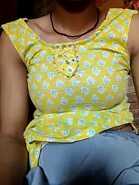 Snapshot of Cute-Nitya_21 chatting on 05-03-26, 04:40 Cute-Nitya 21 online show from 05-03-26, 04:40
