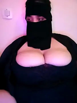 Snapshot of Meryem_sexyy chatting on 07-23-26, 02:20 Meryem sexyy online show from 07-23-26, 02:20
