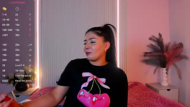 LucyWild8 online show from 07-18-26, 08:45