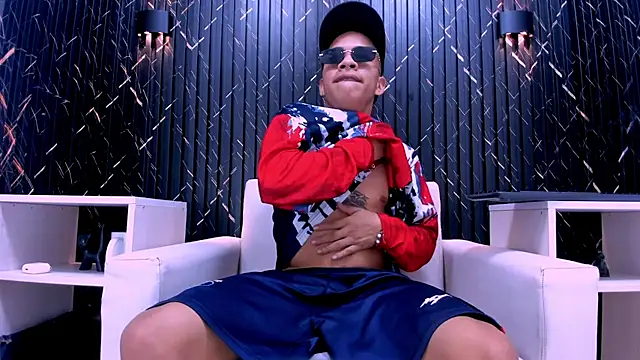 Snapshot of Lian_Jacob chatting on 05-18-26, 03:18 Lian Jacob online show from 05-18-26, 03:18