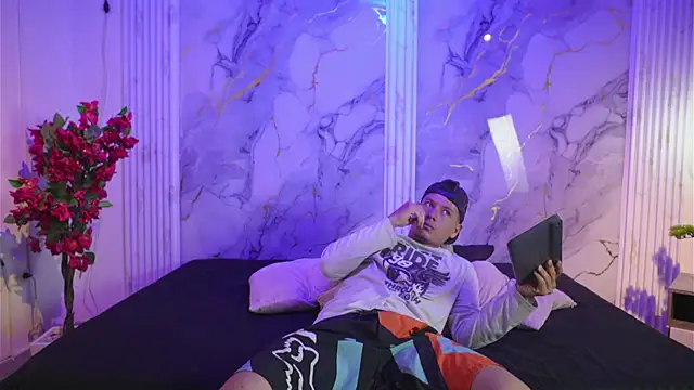 Cloe x Meliodas online show from 04-20-26, 01:25