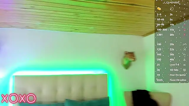 Snapshot of _sasha_miller_ chatting on 05-06-26, 12:32 sasha miller online show from 05-06-26, 12:32