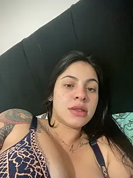 Snapshot of Livia-cortez chatting on 05-16-26, 01:43 Livia-cortez online show from 05-16-26, 01:43