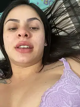 Snapshot of Livia-cortez chatting on 06-17-26, 01:45 Livia-cortez online show from 06-17-26, 01:45