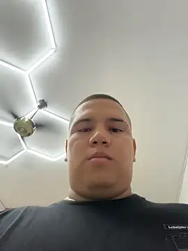Snapshot of Patricio_02 chatting on 05-30-26, 02:58 Patricio 02 online show from 05-30-26, 02:58