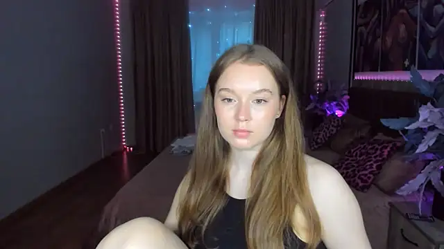 ValeriSunny online show from 06-19-26, 04:39